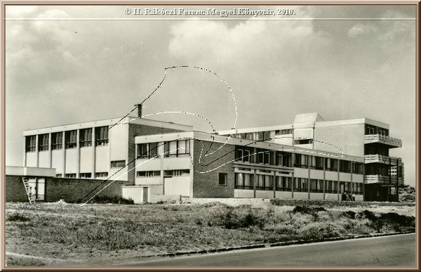 kazincbarcika_sagvari_endre_gimnazium.jpg