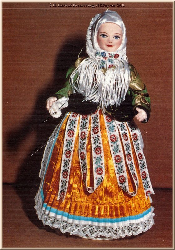 mezokovesd_matyo_lakodalmas_menyecske_satorkendovel.jpg