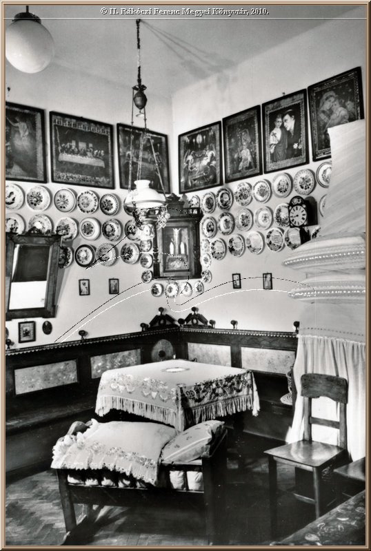 mezokovesd_matyo_muzeum_szentistvani_szoba_3.jpg