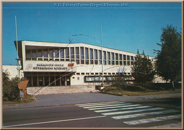 leninvaros_derkovits_gyula_muvelodesi_kozpont_sz.jpg